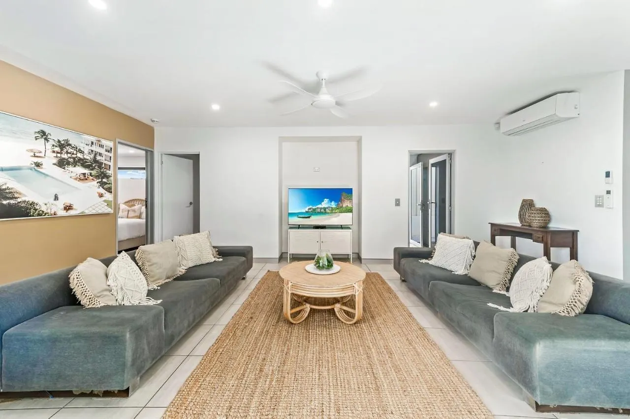Alex Beach House, 100 Steps To The Sand, With Ocean Views Alexandra Headland 0*,