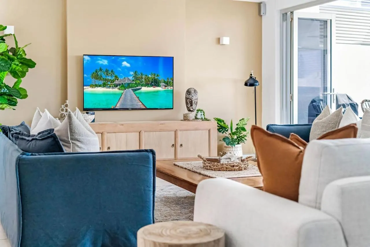 Holiday home Alex Beach House, 100 Steps To The Sand, With Ocean Views Alexandra Headland